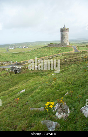 Tower près de Doolin, comté de Clare, Irlande Banque D'Images