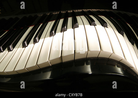 Piano, clavier de piano, déformé Banque D'Images
