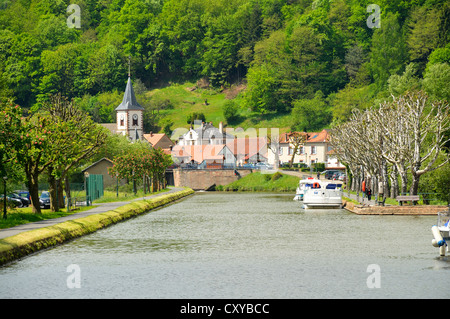 Canal de la Marne au Rhin, Marne-canal du Rhin, Luetzelsburg, Alsace, France, Europe Banque D'Images