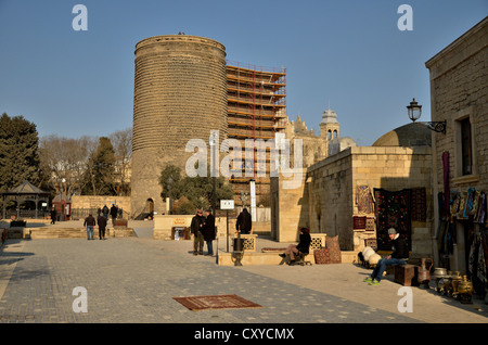 Tour de la jeune fille à partir de la 5ème siècle dans la vieille ville de Bakou, l'UNESCO World Heritage Site, Azerbaïdjan, Caucase, Moyen-Orient Banque D'Images