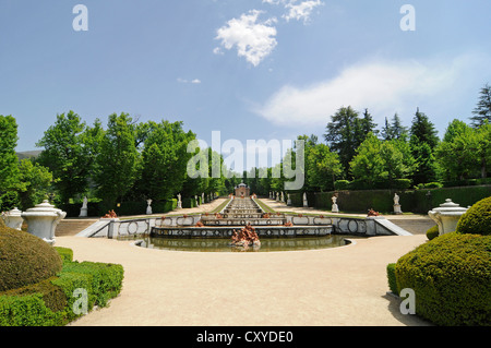 Étang, fontaine, jardin, Palacio Real de La Granja de San Ildefonso palais, l'ancienne résidence d'été, San Ildefonso Banque D'Images