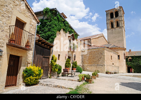 Église, village de Pedraza de la Sierra, province de segovia, Castilla y Leon, Castille et León, Espagne, Europe, PublicGround Banque D'Images