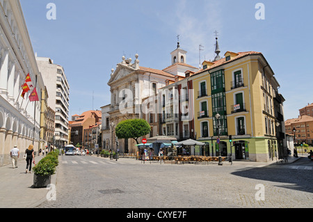 Teatro Calderón, Théâtre Calderon, Iglesia de las Angustias, rue, Valladolid, Castille et León, Espagne, Europe, PublicGround Banque D'Images