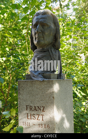 Buste de Franz Liszt en face du Palais Meran, Graz, Styria, Austria, Europe Banque D'Images