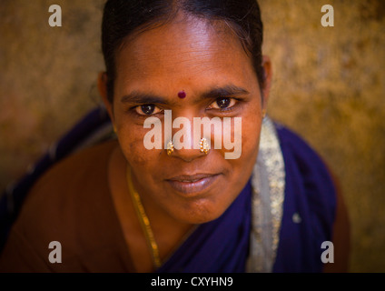 Portrait Of A young woman with Bindi et plugs, Pondicherry, India Banque D'Images