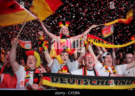 Fanfest lors de l'Euro 2012 de football pendant le match Allemagne contre les Pays-Bas, fan zone sur la Strasse des 17. Banque D'Images