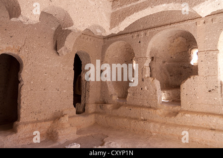 Église en pierre Vallée de Soganli, parc national de Göreme, Cappadoce, Turquie. Banque D'Images