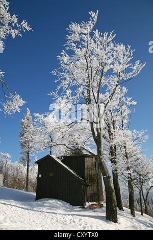 Goethe Hut, ancien pavillon de chasse, en hiver, sur Mt Kickelhahn près d'Ilmenau, forêt de Thuringe, la Thuringe Banque D'Images