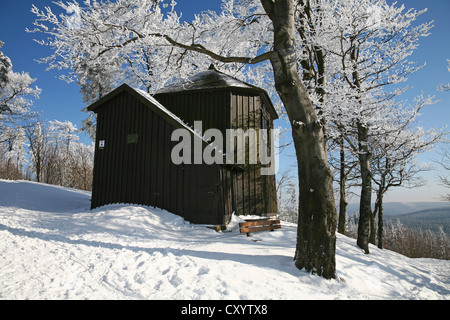 Goethe Hut, ancien pavillon de chasse, en hiver, sur Mt Kickelhahn près d'Ilmenau, forêt de Thuringe, la Thuringe Banque D'Images
