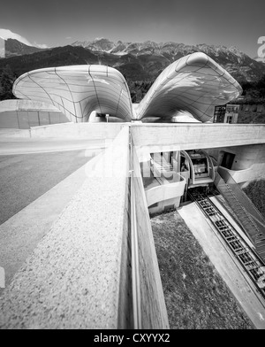 Funiculaire Hungerburgbahn, hybrides, gare supérieure au Congrès, construit par le célèbre architecte Zaha Hadid, Innsbruck, Tyrol Banque D'Images