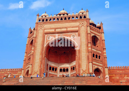 Porte de 'victoire' Buland Darwaza, Jami Masjid mosquée ou Dargah mosquée, construite 1569-1585 sous l'empereur Akbar, Fatehpur Sikri Banque D'Images