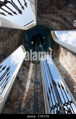 L'intérieur du monument commémoratif de guerre afghans sur l'Île des larmes à Minsk. Il commémore les soldats biélorusses qui sont morts dans la guerre en Afghanistan. Banque D'Images