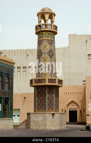 Minaret de la mosquée d'un village culturel Katara eh int, Doha, Qatar, Moyen-Orient Banque D'Images