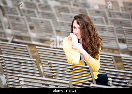 Adolescente, 15 ans, dans un théâtre en plein air, Bad Staffelstein, Bavière Banque D'Images