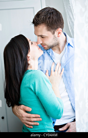 Young couple at home Banque D'Images