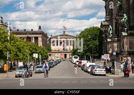 Am Lustgarten street, place Schlossplatz, Altes Museum, Old Museum, à gauche, à l'Alte Nationalgalerie, ancienne Galerie Nationale à l'arrière Banque D'Images