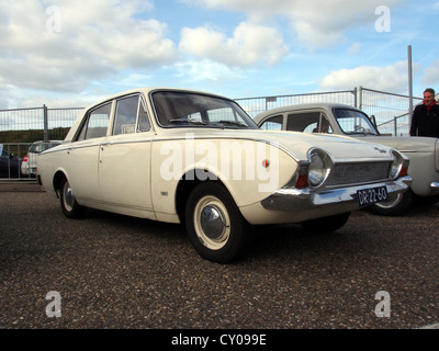 1964 Ford Consul Consair blanc Banque D'Images