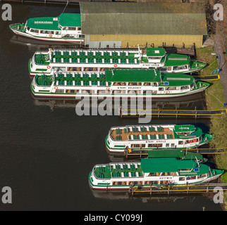 Vue aérienne, les bateaux de plaisance dans le port, le lac Baldeneysee, Essen, Ruhr, Rhénanie du Nord-Westphalie Banque D'Images