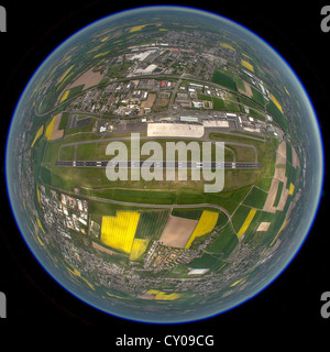 Vue aérienne, prise avec un objectif fisheye, Dortmund Wickede, l'aéroport de Dortmund, Ruhr, Rhénanie du Nord-Westphalie Banque D'Images