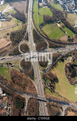 Vue aérienne, l'A46 et l'autoroute A3, intersection, Hilden, Rhénanie-du-Nord - Westphalie Banque D'Images