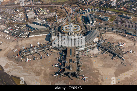 Vue aérienne, l'aéroport de Düsseldorf, Rhénanie-du-Nord - Westphalie, Banque D'Images