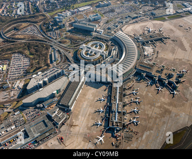 Vue aérienne, l'aéroport de Düsseldorf, Rhénanie-du-Nord - Westphalie, Banque D'Images