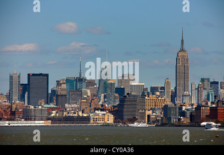 Manhattan vu de Liberty Island, New York City, New York, United States, Amérique du Nord Banque D'Images