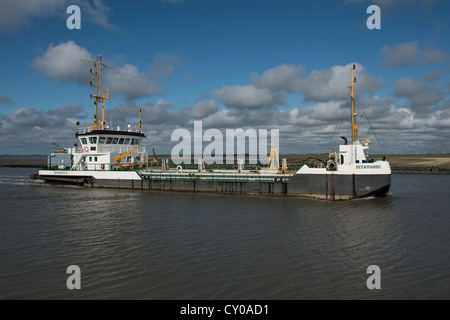 "Navire" eekrabbe, drague, voyageant dans la mer des Wadden de Basse-Saxe, Basse-Saxe Banque D'Images