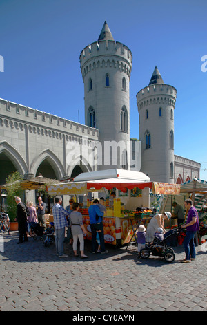 Week-end au marché de la porte Nauener Tor, Brandenburg, Potsdam, Banque D'Images