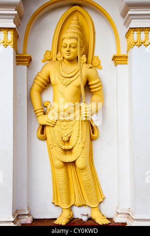 La garde au Temple Sri Maha Bodhi tree Banque D'Images