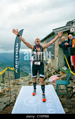 Henrik Oftedal gagne Norseman Xtreme Triathlon 2012. Banque D'Images