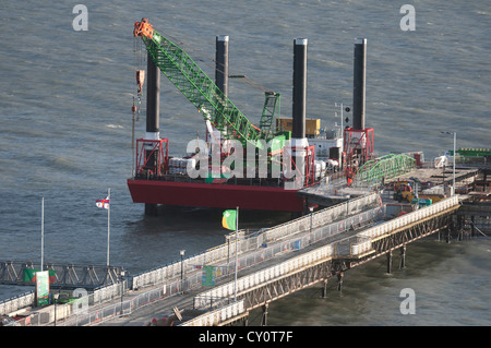 Le travail de la structure de l'édifice qui aura lieu le Mumbles Pier près de Swansea, Royaume-Uni. Banque D'Images