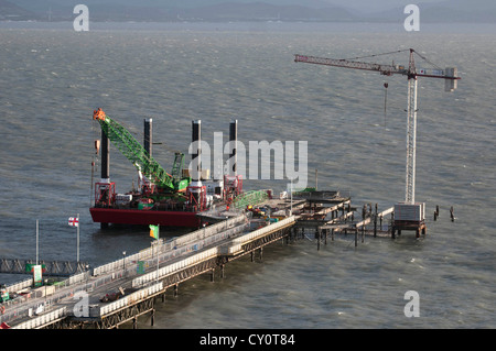 Le travail de la structure de l'édifice qui aura lieu le Mumbles Pier près de Swansea, Royaume-Uni. Banque D'Images