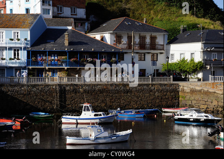 Porto do Barqueiro,port de pêche,A Coruna province,Galice, Espagne Banque D'Images