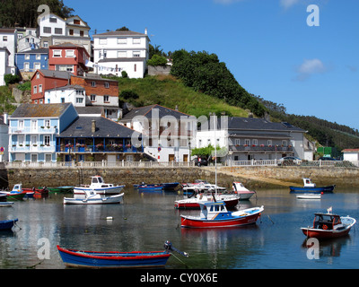 Porto do Barqueiro,port de pêche,A Coruna province,Galice, Espagne Banque D'Images