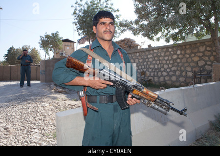La Police nationale afghane, agent de service à Kunduz, Afghanistan. Banque D'Images