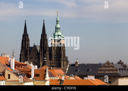 Le Château de Prague plus grand château dans le monde Résumé Vue du château du Pražský hrad à Prague République tchèque Hradčany Banque D'Images