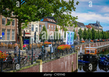 Vue depuis le pont à Breda Vismarkt Straat Holland Banque D'Images