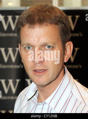 Jeremy Kyle signe des exemplaires de son nouveau livre à Liverpool Waterstones Banque D'Images