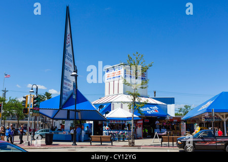 Attractions touristiques à Broadway (rue principale) dans la station balnéaire populaire de Wisconsin Dells, Wisconsin, États-Unis Banque D'Images