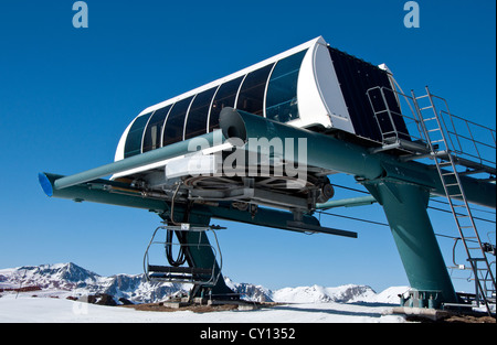 Station de ski de montagne télésiège Banque D'Images