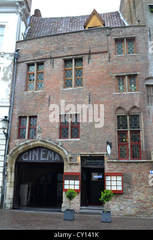 Ancien cinéma / théâtre, centre de Brugge / Bruges, Belgique. Banque D'Images