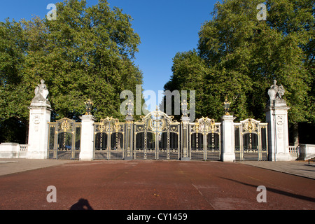 Le Canada Gate, The Mall, Londres, Angleterre, Royaume-Uni. Banque D'Images