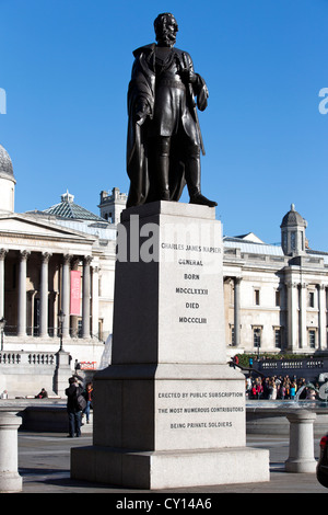 Statue en bronze de Sir Charles Napier par George Gamon Adams, Trafalgar Square, Londres, Angleterre, Royaume-Uni. Banque D'Images