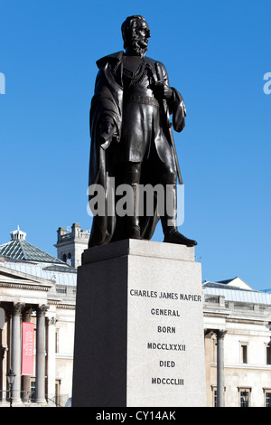 Statue en bronze de Sir Charles Napier par George Gamon Adams, Trafalgar Square, Londres, Angleterre, Royaume-Uni. Banque D'Images