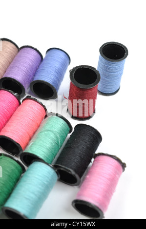 Fils de couleur sur fond blanc Banque D'Images