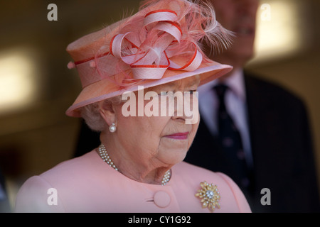 Sa Majesté la reine Elizabeth, 2, II, le deuxième, Jubilé, visite à, Cowes, île de Wight, Angleterre, pour ouvrir nouveau, RNLI côtière, canot de sauvetage, station, Banque D'Images