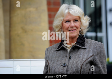 Camilla, Duchesse de Cornouailles visites Marlborough dans le Wiltshire. Banque D'Images