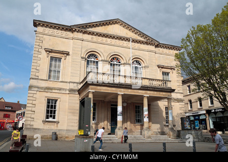 Les Stroud Chambres d'abonnement (lieu de divertissement) à George Square, Stroud, Gloucestershire, Royaume-Uni. Banque D'Images