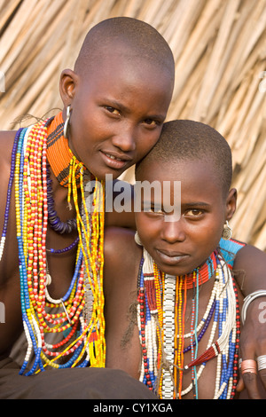 Les jeunes filles de la tribu Erbore, vallée de la rivière Omo, en Ethiopie Banque D'Images